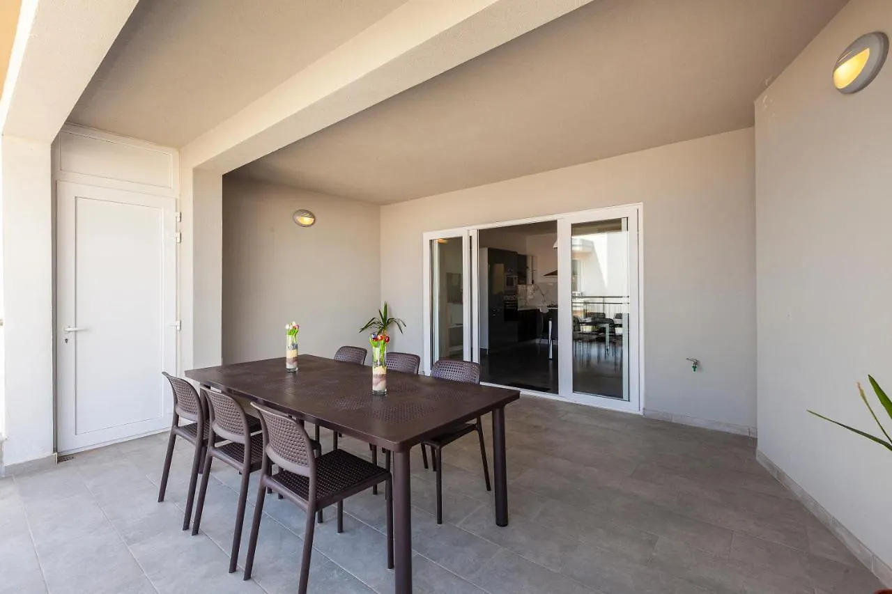 Spacious Designer Apt With Private Seaview Balcony By 360 Estates Buġibba Appartamento